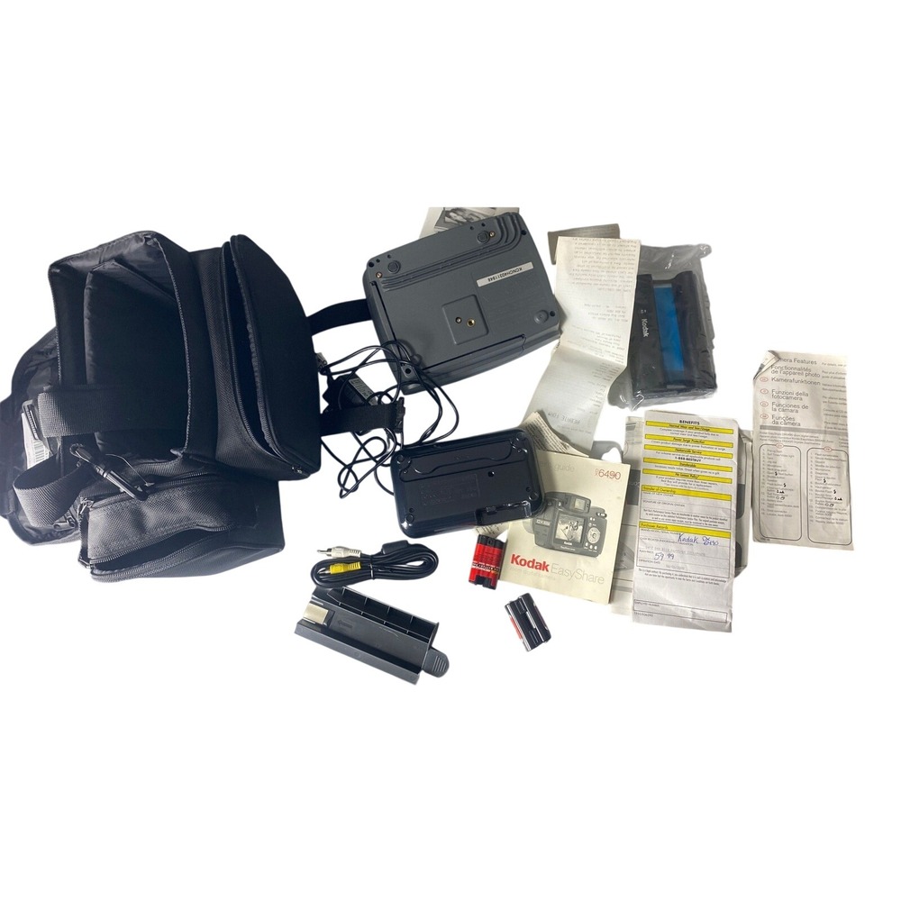 Kodak EasyShare Digital Camera and Accessories Bundle with Bag and Cables